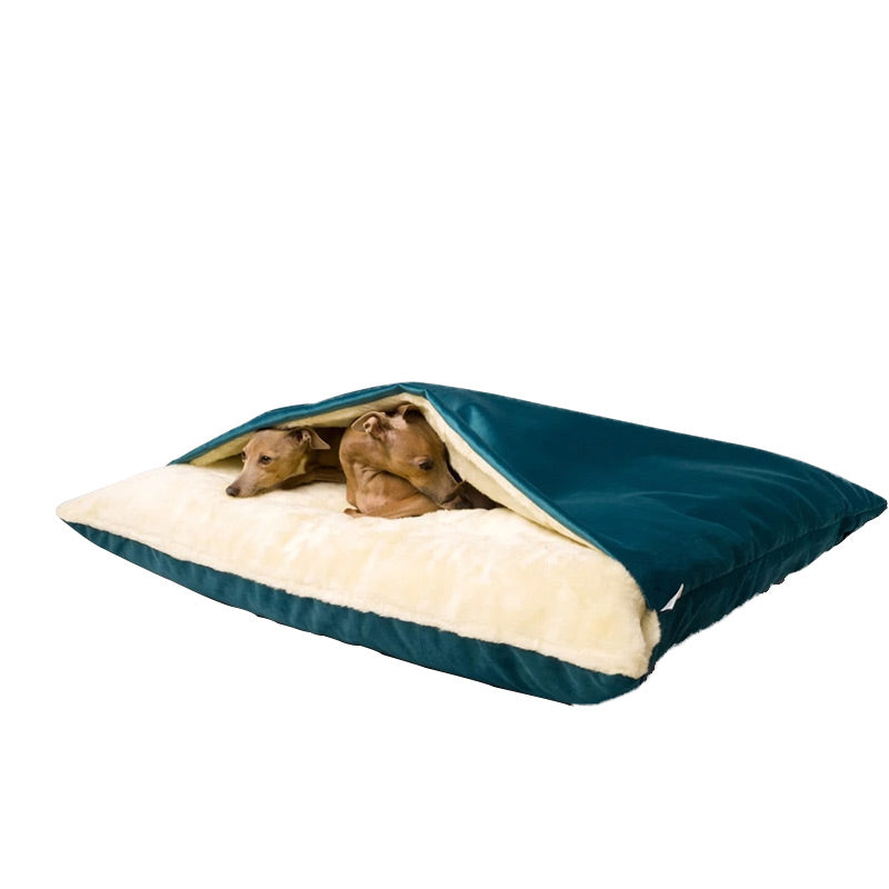 High-quality sleeping bag for furry friends